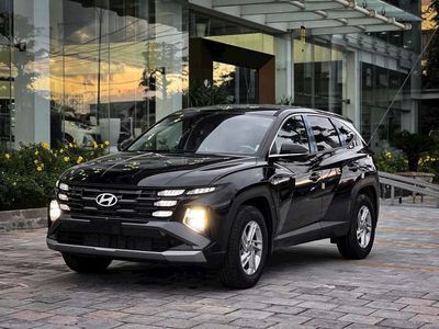 Hyundai Tucson SUV Đen