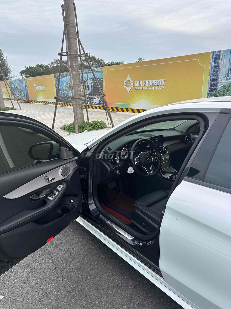 Mercedes-Benz C180 AMG 2021 giá 378 triệu. Mua bán Ô tô tại Quận Thanh Khê Đà Nẵng được đăng bởi HAT hình 4