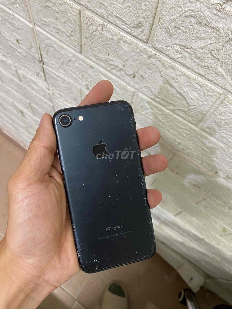 Apple iPhone 7 32GB Đen. Mua bán Điện thoại tại Quận Liên Chiểu Đà Nẵng được đăng bởi Quán Net gaming hoà khanh  hình 1