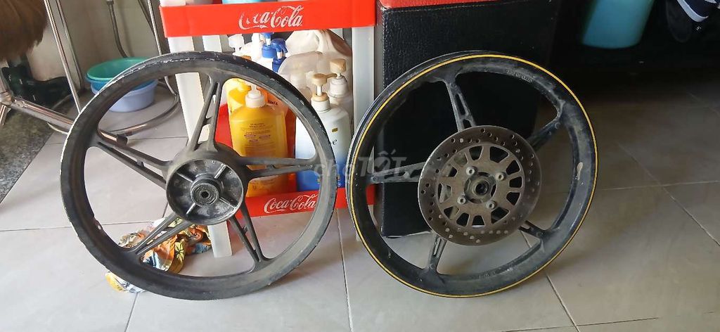 Vành xe máy hợp kim đen 5 chấu. Mua bán Phụ tùng xe tại Quận Ngũ Hành Sơn Đà Nẵng được đăng bởi Nguyễn Dương hình 4