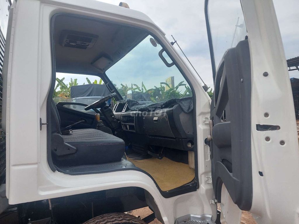 VEAM 1T9 2012 Thùng kín thùng Dài 4m5. Mua bán Xe tải, xe ben tại Quận Bình Tân Tp Hồ Chí Minh được đăng bởi Kính Xe Tải hình 5