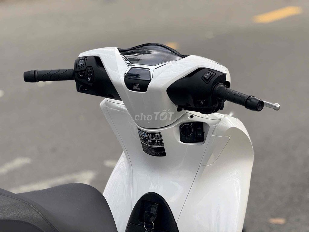 SH 160i ĐK CUỐI 2024 LIKE NEW BSTP. Mua bán Xe máy tại Thành phố Thủ Đức Tp Hồ Chí Minh được đăng bởi Vũ Vũ hình 2