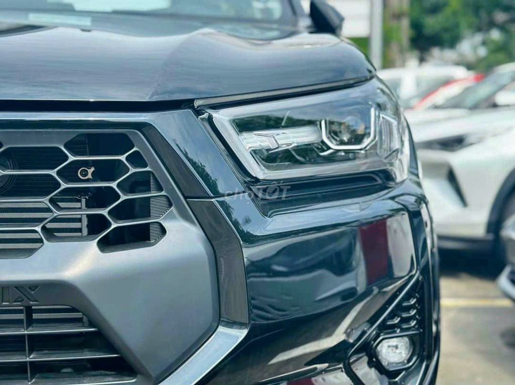 Toyota Hilux 2025 2.4L 4x2 AT xe giao ngay. Mua bán Ô tô tại Quận 12 Tp Hồ Chí Minh được đăng bởi Hiếu Toyota Quận 12 hình 3