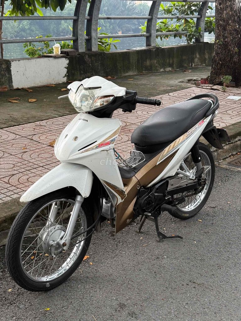 Хонда Вейв S110 Белая