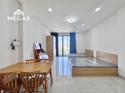 Căn hộ ban công, rộng 45m2, full nội thất- Ngay Làng Đại học, UEL, NLU