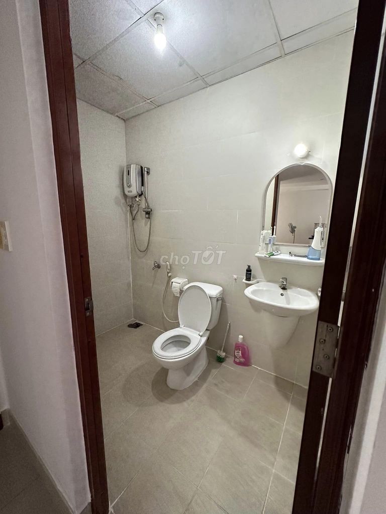 Cho thuê Cc Nguyễn Phúc Nguyên Q.3, 2PN 2WC, 82m², 12.5 triệu/tháng