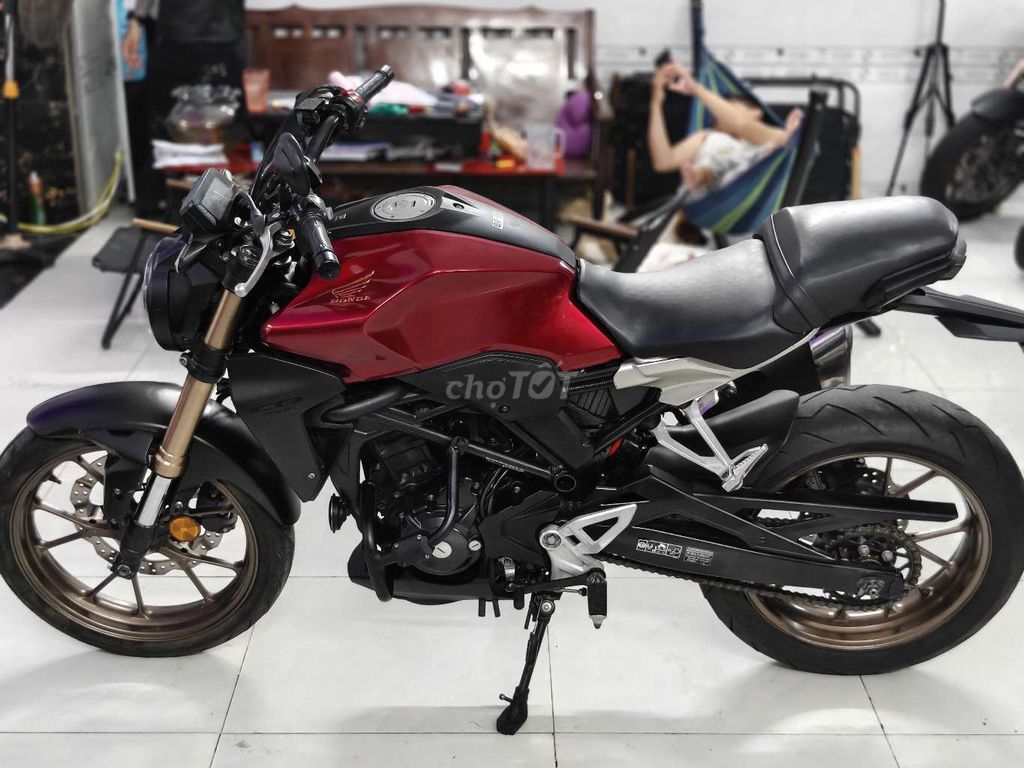 Honda CB300R ABS 2020 красный, оформление купли-продажи