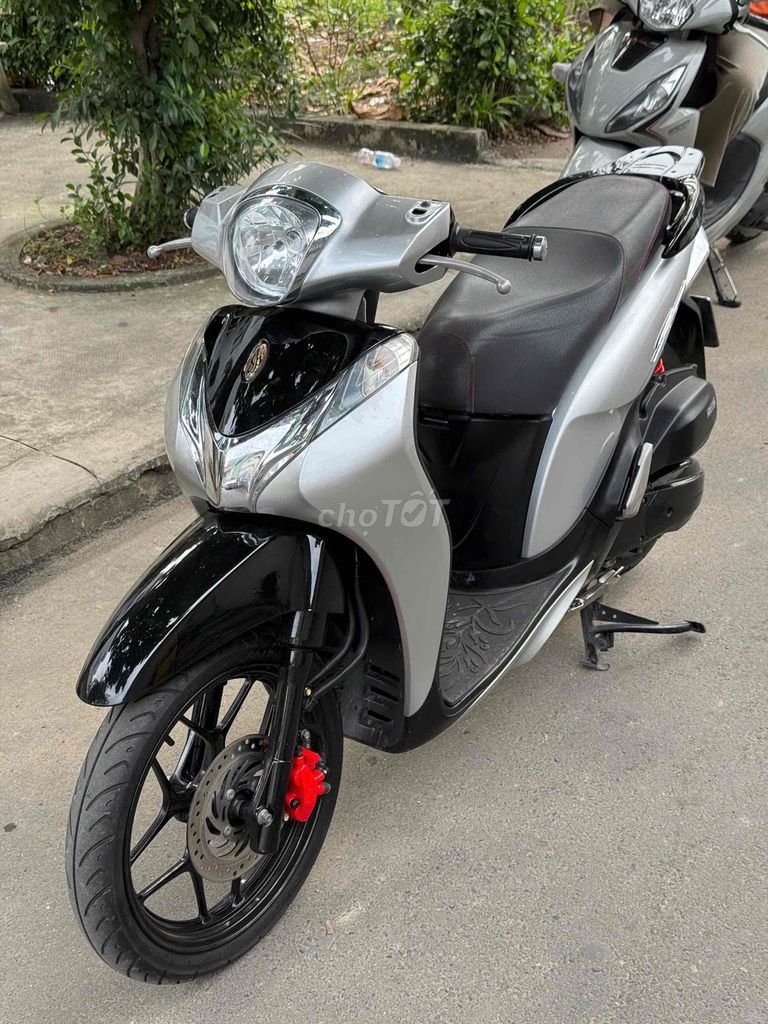 Honda SH Mode 2018 Bạc. Mua bán Xe máy tại Quận Gò Vấp Tp Hồ Chí Minh được đăng bởi Waann em xe máyy hình 4