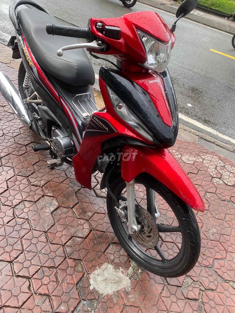 Honda Wave RSX 110 красно-черный, литые диски