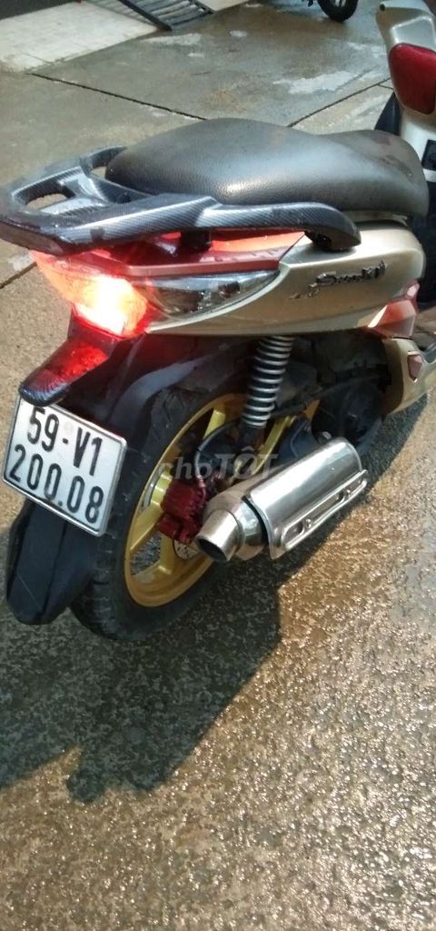 Xe tay ga SYM Shark 170 màu vàng đồng, đỏ. Mua bán Xe máy tại Quận 6 Tp Hồ Chí Minh được đăng bởi Truong Huynh hình 3