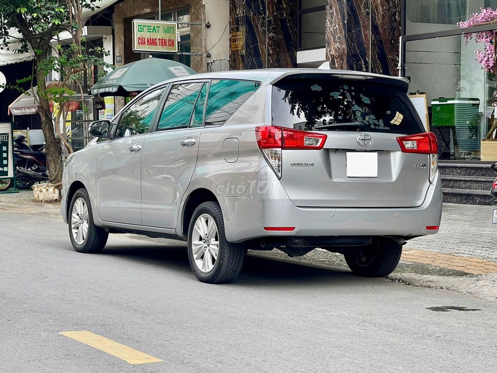 Toyota Innova 2017 2.0V cọp chỉ 55.000km full lsh. Mua bán Ô tô tại Quận 8 Tp Hồ Chí Minh được đăng bởi Trường Nguyễn Xe Sang hình 7