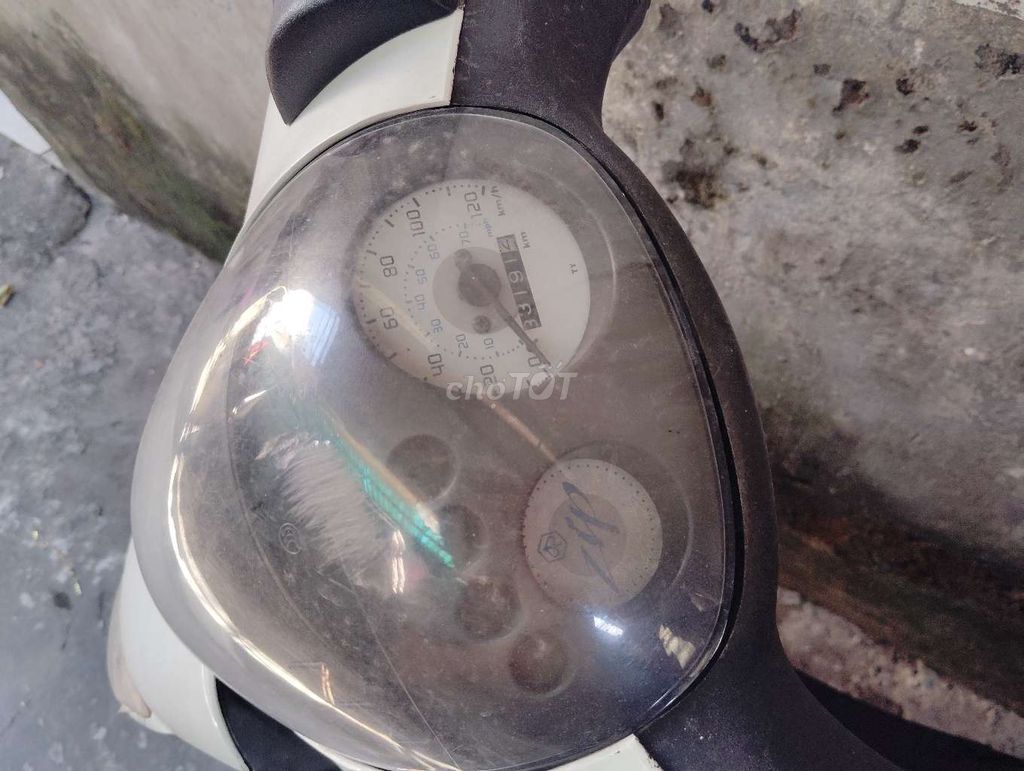 Piaggio Zip 100 2015 Trắng. Mua bán Xe máy tại Quận Hoàng Mai Hà Nội được đăng bởi tran binh hình 3