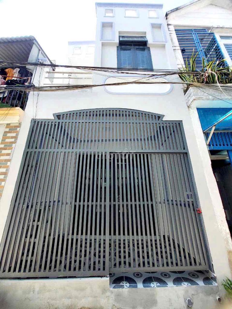 Nhà 1 trệt 1 lầu 2 PN 40m2 Chợ Dĩ An