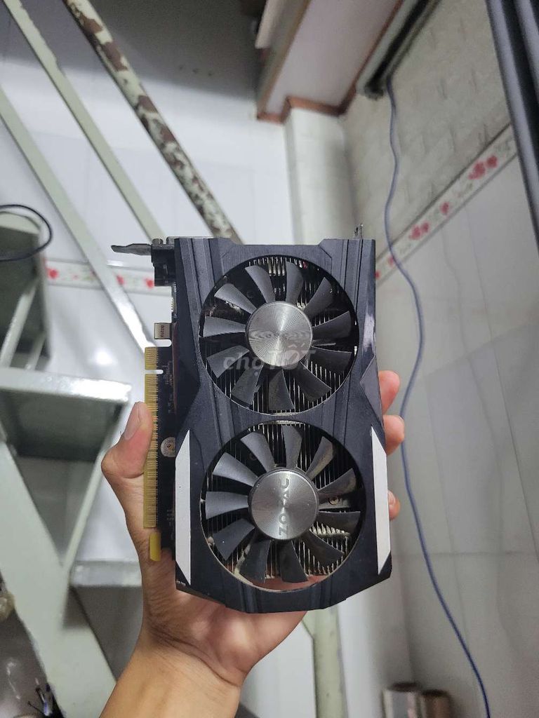 SẴN EM ZOTAC GTX 1050 2G THÁO MÁY CỎ