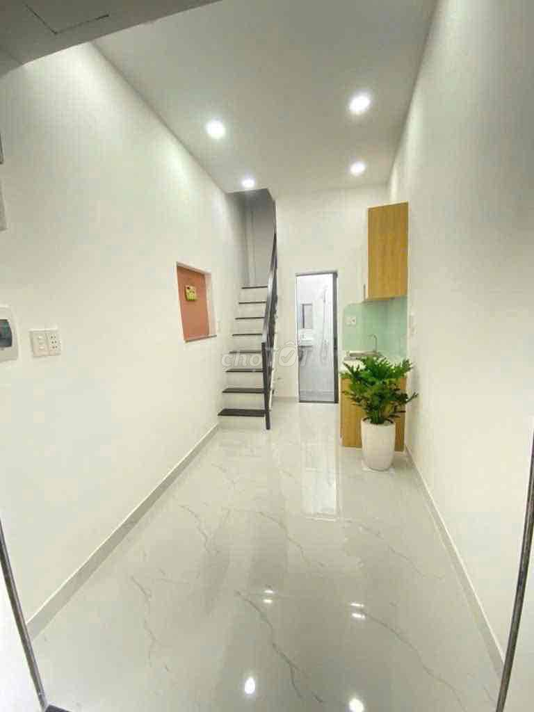 🏡 Первый этаж и антресоль - отдельный красный слот - рядом с Академией кадров
