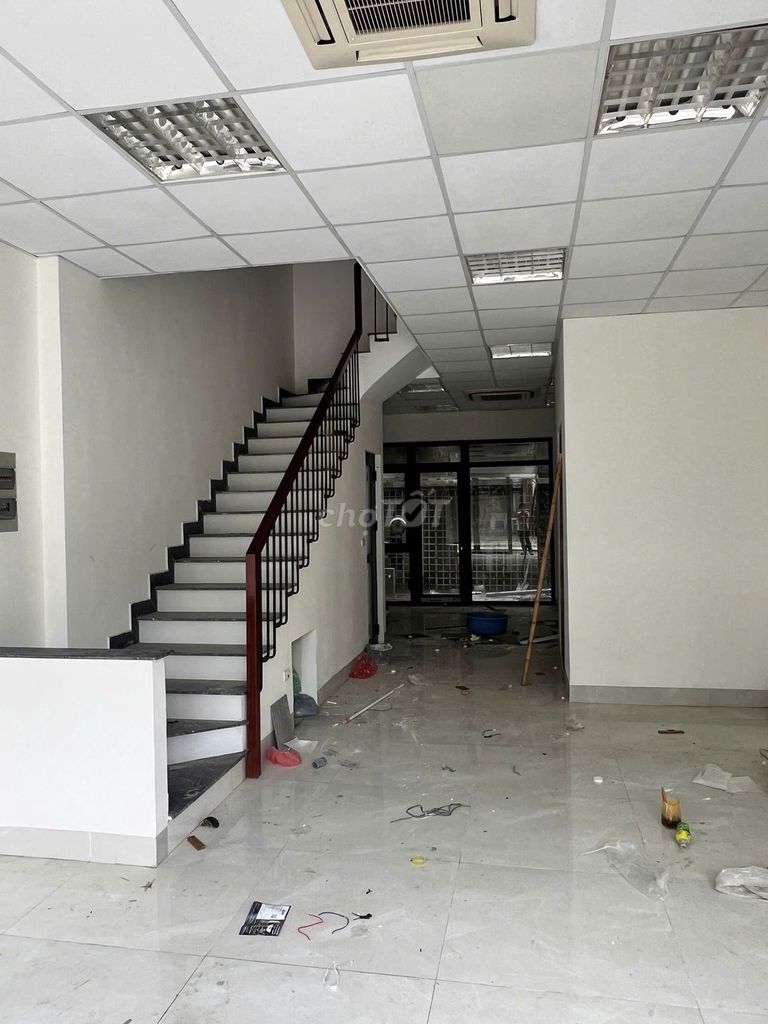 Сдается в аренду необработанный дом, недавно построенный в озере Трунг