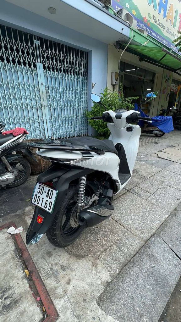 Honda SH 160 2024 Белый Б/у