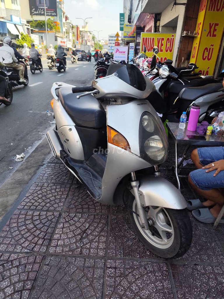 Honda Dylan màu Bạc. Mua bán Xe máy tại Quận Phú Nhuận Tp Hồ Chí Minh được đăng bởi Hiếu Nguyễn hình 1