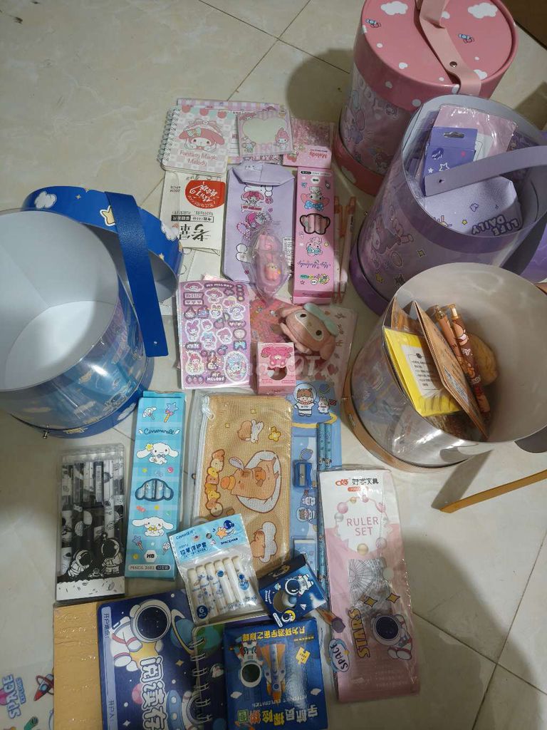 Bộ văn phòng phẩm Sanrio Nhựa, Giấy Hồng Tím Nâu. Mua bán Đồ dùng văn phòng tại Thành phố Dĩ An Bình Dương được đăng bởi Ngọc Mai hình 1