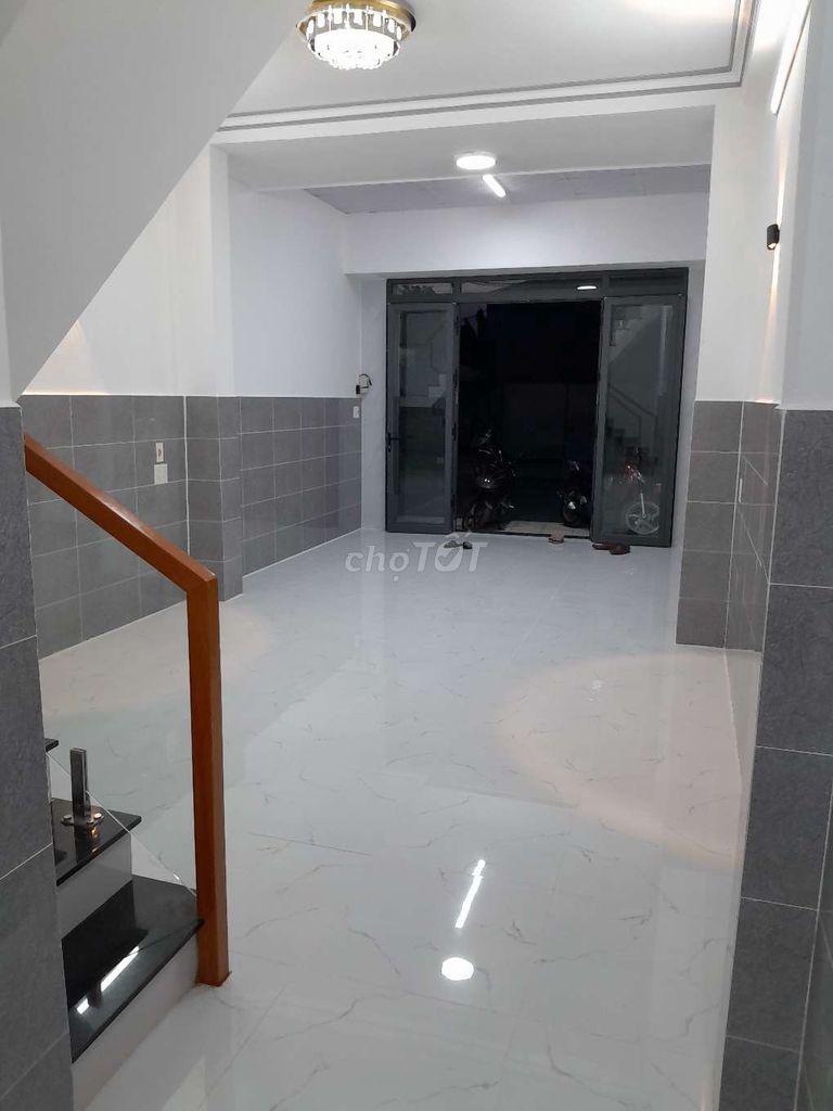 Mặt tiền Đ.Bùi Thị Lùng,bán nhà đẹp 3 tầng,DT: 4 x 17 (CN: 51,6m2)