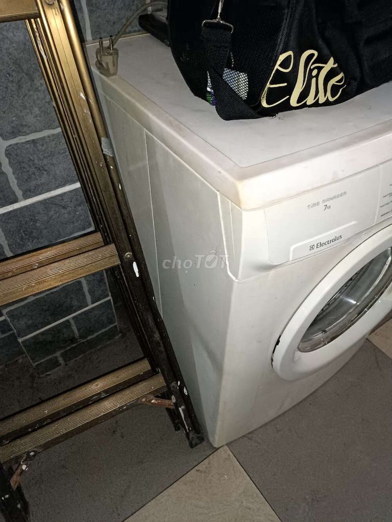 Máy giặt Electrolux cửa ngang 7kg đẹp chạy tốt