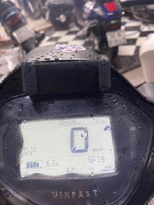 Xe máy điện VinFast Klara S Đen 2 pin