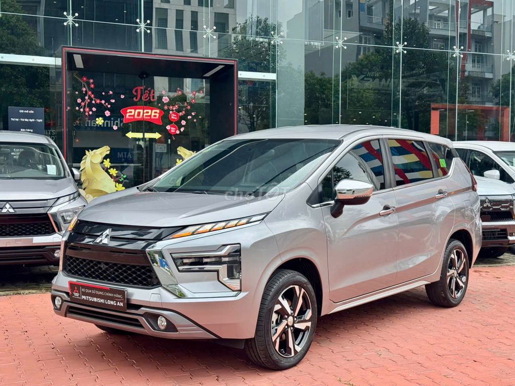 Mitsubishi Xpander 7 мест Серебристый