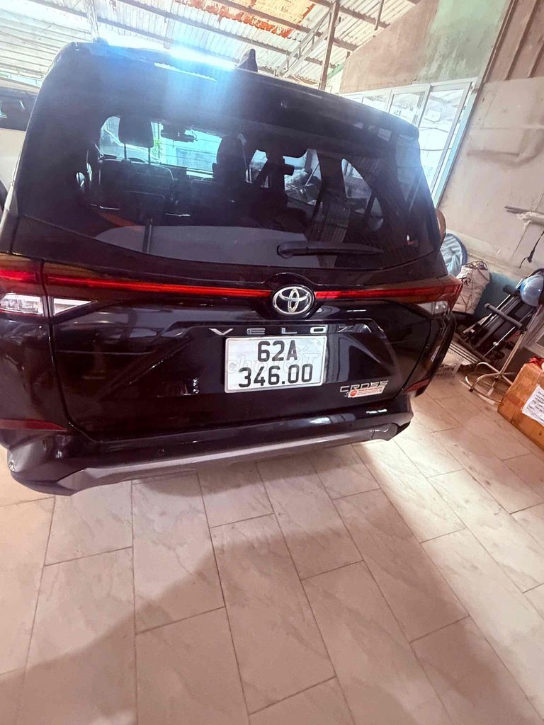 Toyota Veloz Cross 7 мест, черный, Индонезия, 71 000 км