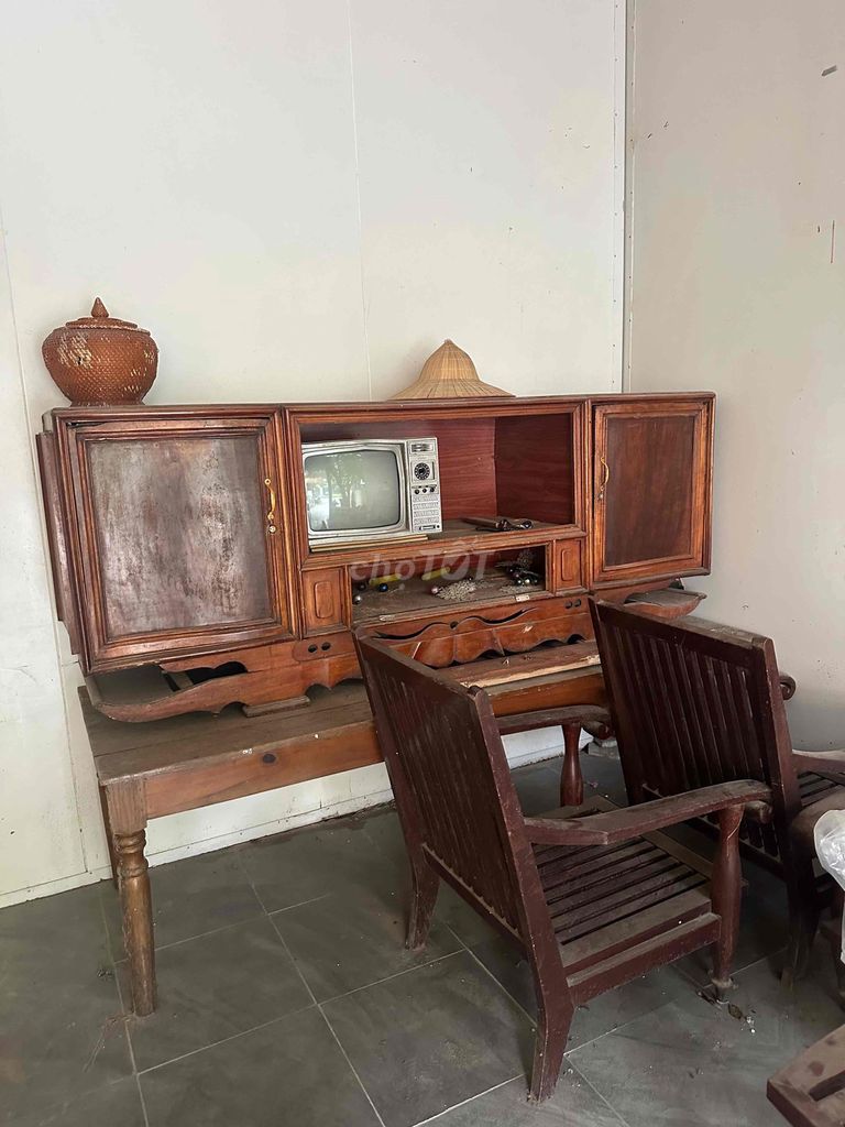 Tủ gỗ Retro màu Nâu. Mua bán Tủ, kệ gia đình tại Quận Hà Đông Hà Nội được đăng bởi Anh Chau Nguyen hình 1