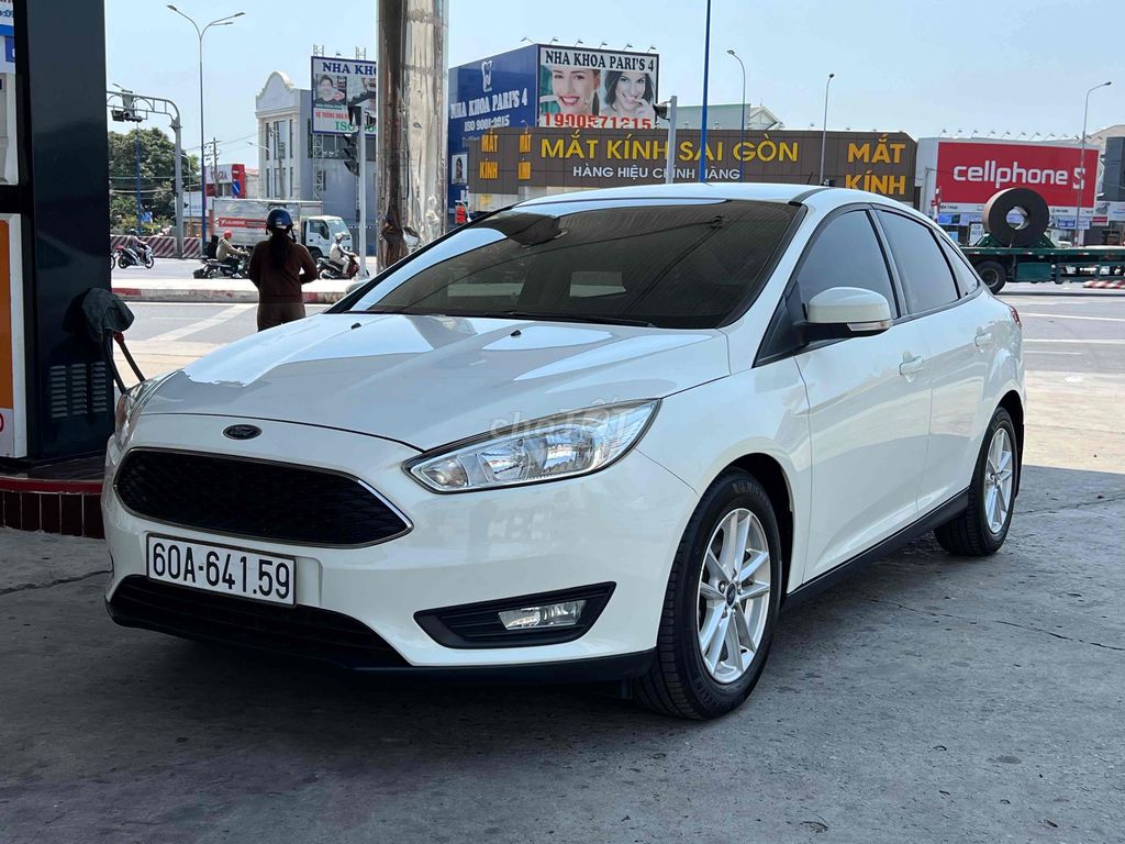 Ford Focus 2019 xe gia đình đẹp 90%