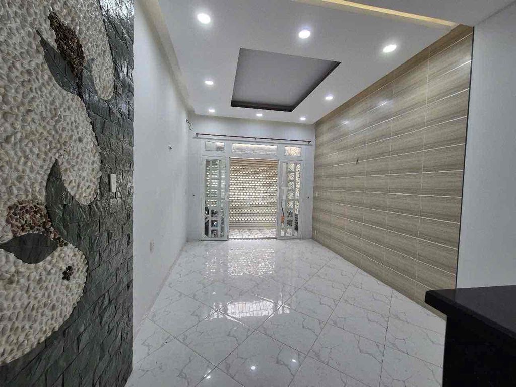 NHÀ [ 4 x18 ] 3 lầu ( 5PN,5WC) KHU LÊ VĂN QUỚI ,BINH TÂN