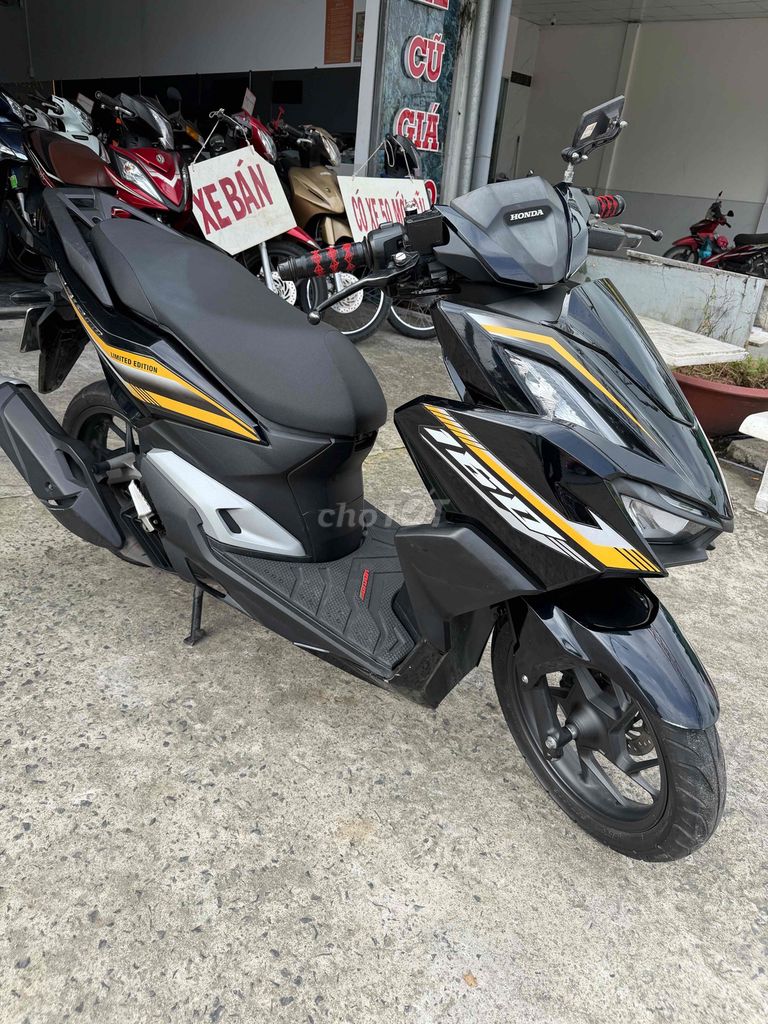 Honda Vario 160 Đen vàng Limited Edition. Mua bán Xe máy tại Quận Bình Thuỷ Cần Thơ được đăng bởi thiên phúc hình 5