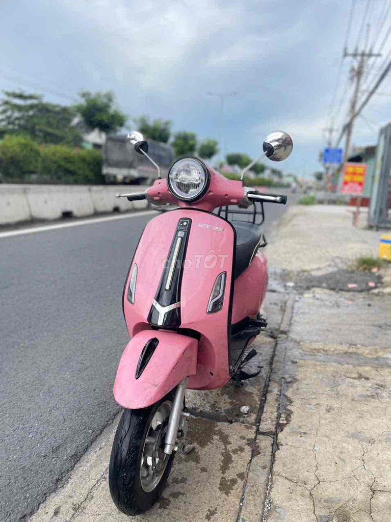 Студенты Vespa 50cc 2024 года переходят
