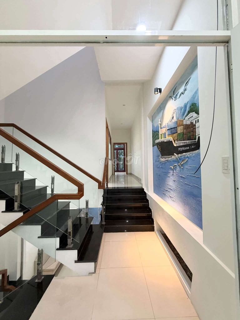 Spacious furnished 5-bedroom house on Trần Thánh Tông — photo 6