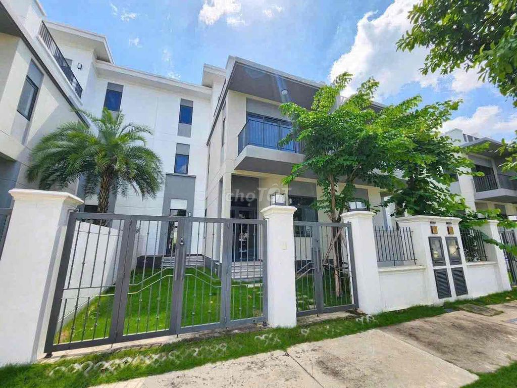 Cho thuê nhà chưa hoàn thiện bên trong làm kho khu Aqua city Đồng Nai