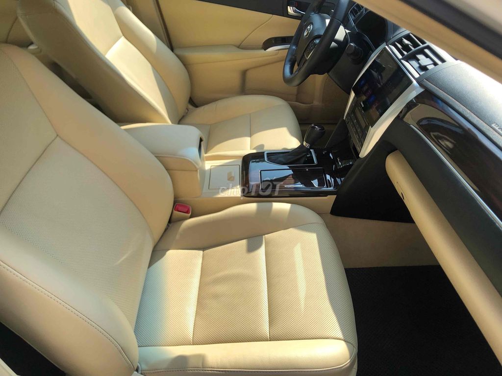 Toyota Camry 2018 2.0 E 70000 km. Mua bán Ô tô tại Quận Cầu Giấy Hà Nội được đăng bởi Tien Thanh hình 8