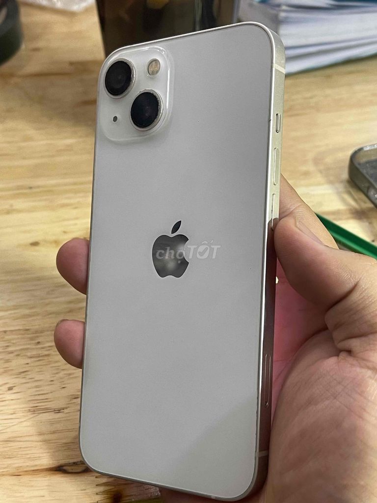 Apple iPhone 13 Bạc. Mua bán Điện thoại tại Quận Bắc Từ Liêm Hà Nội được đăng bởi nguyễn quang anh hình 1