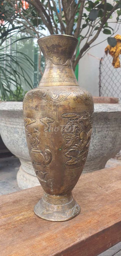 Bình hoa Đồng nguyên chất 28cm hơi móp méo. Mua bán Nội thất, đồ gia dụng khác tại Thành phố Nam Định Nam Định được đăng bởi Longtran hình 1