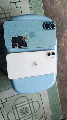 Apple iPhone 16 Xanh Trắng Hư hỏng
