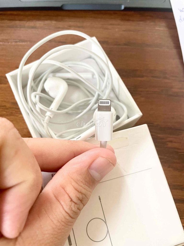 Tai nghe iPhone Lightning [ ZIN APPLE 100% ] FULL. Mua bán Tivi, Âm thanh tại Thành phố Thủ Đức Tp Hồ Chí Minh được đăng bởi HOANG TRAN MINH hình 1