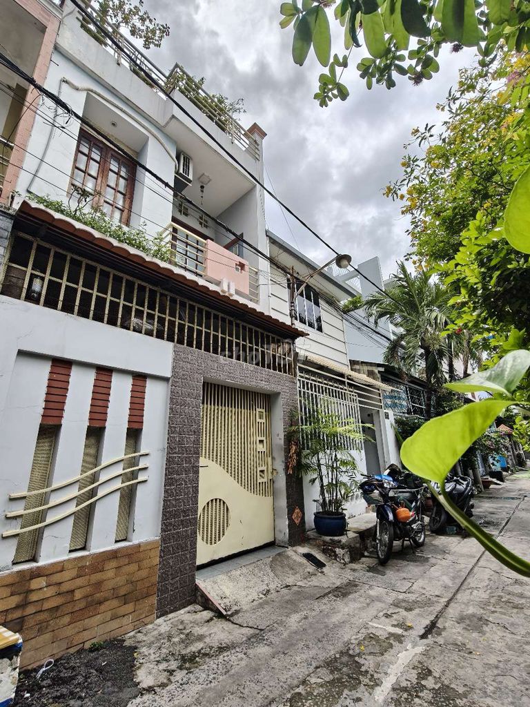 HẺM XE HƠI, LŨY BÁN BÍCH - NGUYỄN SƠN - NHÀ 2 TẦNG ĐÚC 4X13M CHỈ 5 TỶ 