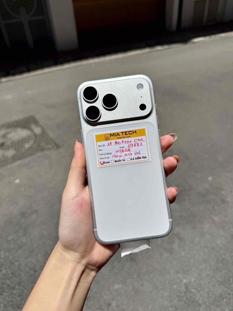 Apple iPhone 17 Pro Max Lock 256GB Bạc. Mua bán Điện thoại tại Quận Ba Đình Hà Nội được đăng bởi Huy Trần hình 1