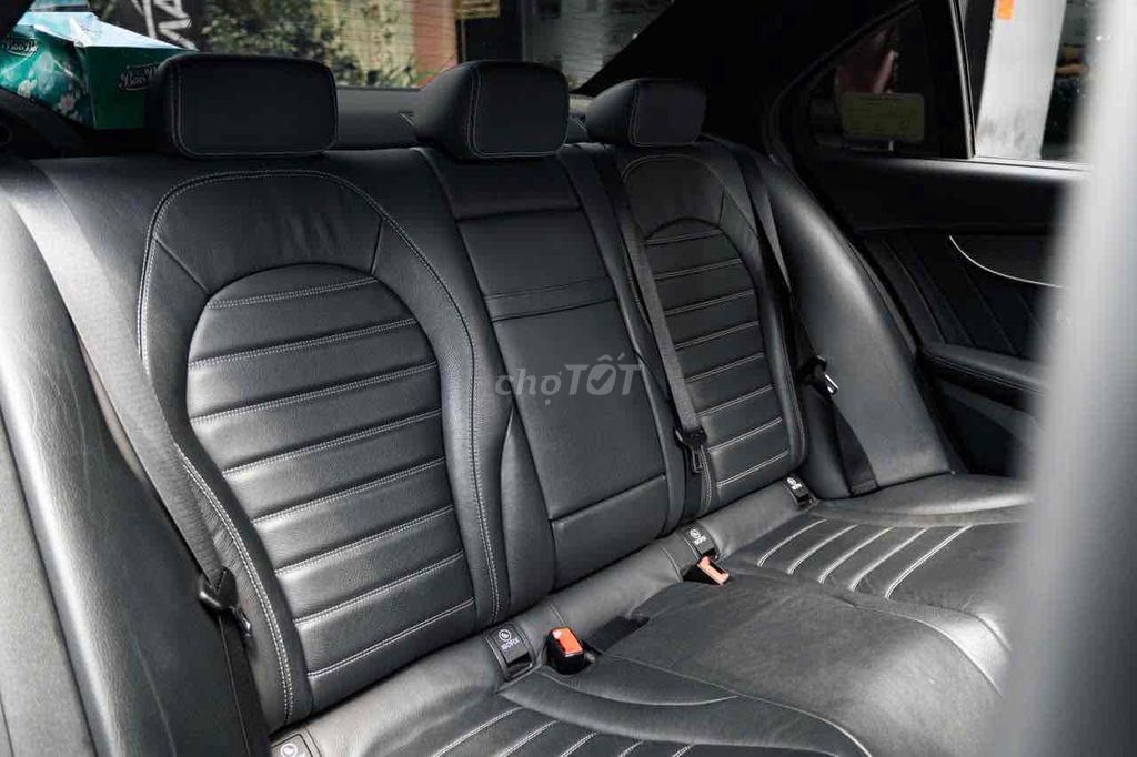 LONG ANH AUTO về Mercedes C300 AMG 2019. Mua bán Ô tô tại Quận 7 Tp Hồ Chí Minh được đăng bởi LongAnh AuTo  hình 9