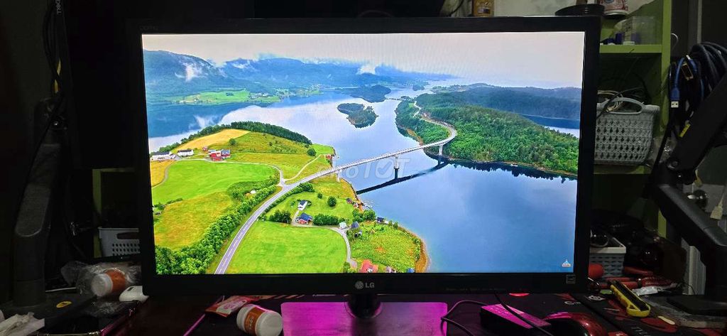 Màn hình LG 27inch, mã CE2742, fullhd, có hdmi. Mua bán Phụ kiện (Màn hình, Chuột...) tại Quận Bình Tân Tp Hồ Chí Minh được đăng bởi Linh hình 1