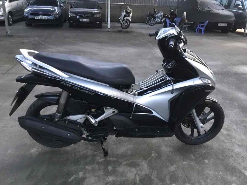 bán Honda Airblade 110 Fi màu đen bạc 2012 bstp