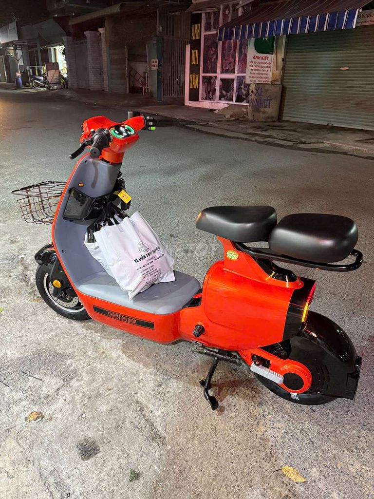 Bán xe điện VC V1 K1 mẫu 2025 thắng đĩa 5 bình lớn. Mua bán Xe điện tại Thành phố Biên Hòa Đồng Nai được đăng bởi XE ĐIỆN THÚY DUYÊN hình 2