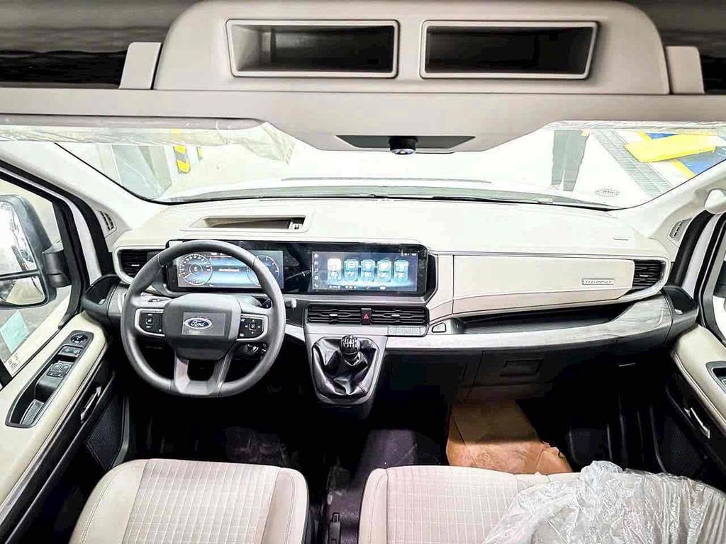 Transit Premium 18 chỗ màu Trắng xe sẵn giao ngay. Mua bán Ô tô tại Huyện Châu Thành Tiền Giang được đăng bởi Khiêm Ford Phú Mỹ hình 3