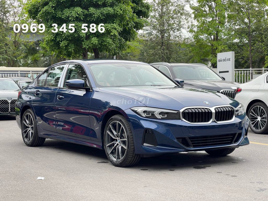 Спортивная линия BMW 3 серии 320i 2025 зеленая