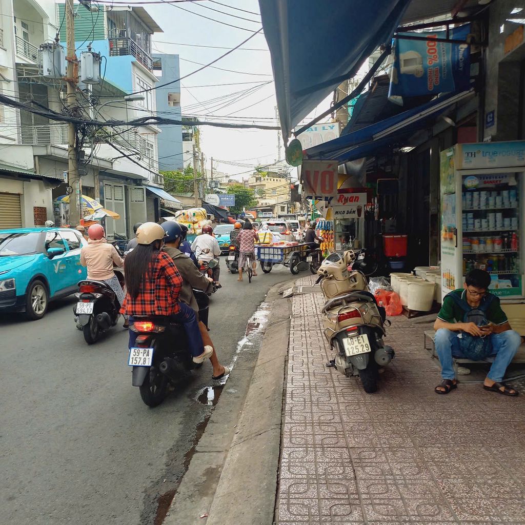 TÂN BÌNH – SANG TIỆM TẢ SỬA, TẠP HÓA ĐÔNG KHÁCH –MT GẦN CHỢ TVQ