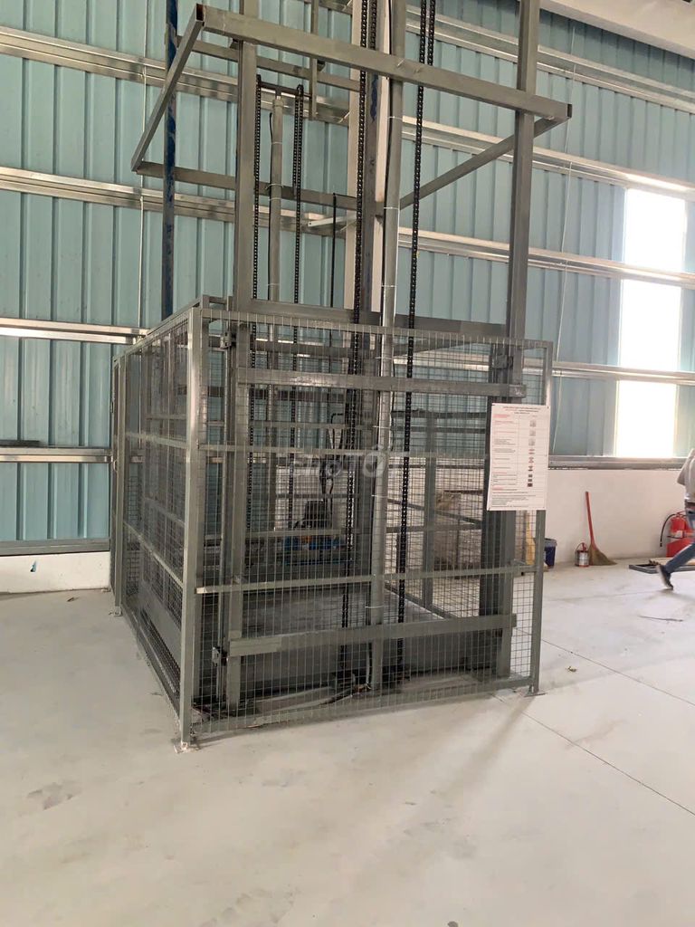 Thang nâng hàng Hoàng Long 5 tấn. Mua bán Đồ chuyên dụng, Giống nuôi trồng tại Quận Sơn Trà Đà Nẵng được đăng bởi lê việt anh hình 1